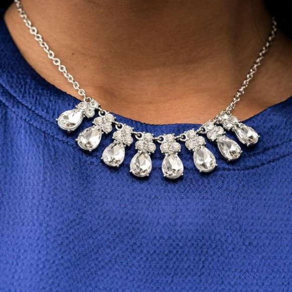 Sparkly Ever After White  Necklace Set - Picture 1 of 2